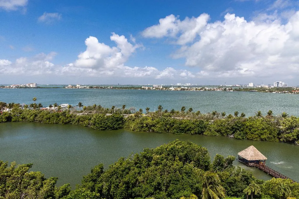DOUBLE DELUXE LAGOON VIEW Room, Le Blanc Spa Resort All inclusive - Adults Only, Cancun Area