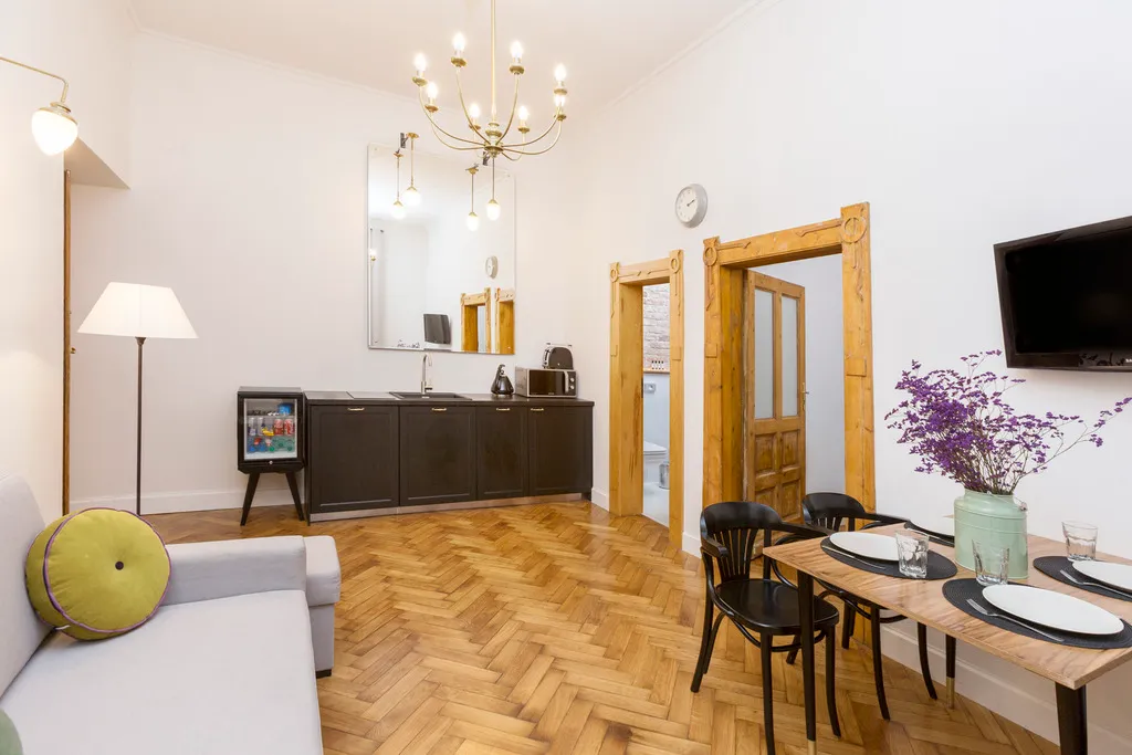 APARTMENT CAPACITY 6 TWO BEDROOMS Room, Antique Apartments Plac Szczepanski, Krakow