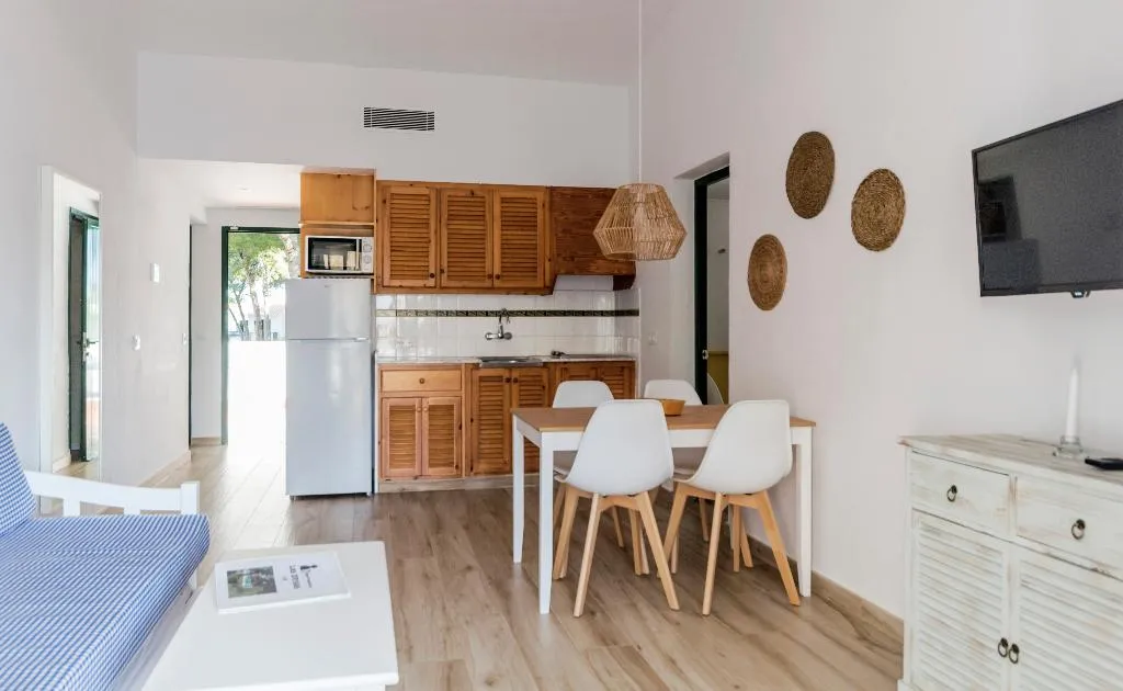 APARTMENT TWO BEDROOMS WITH AIR CONDITIONING Room, Las Brisas I & II, Menorca