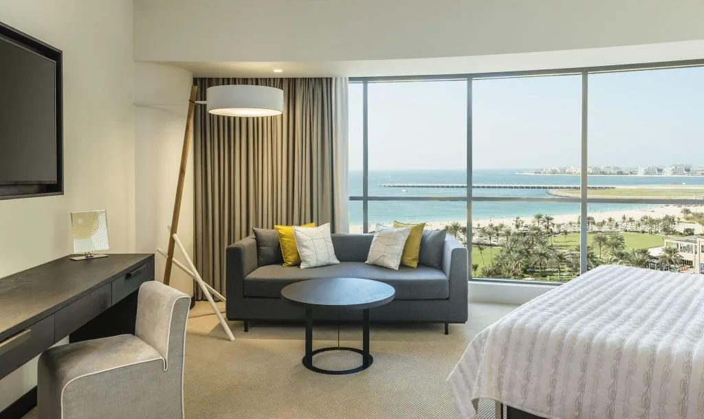 SUITE SMOKING Room, Le Royal Meridien Beach Resort and Spa, Dubai