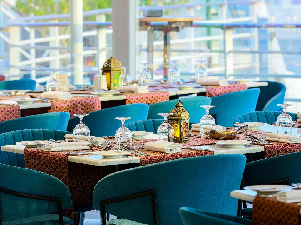 Restaurant, Queen Elizabeth 2, Dubai