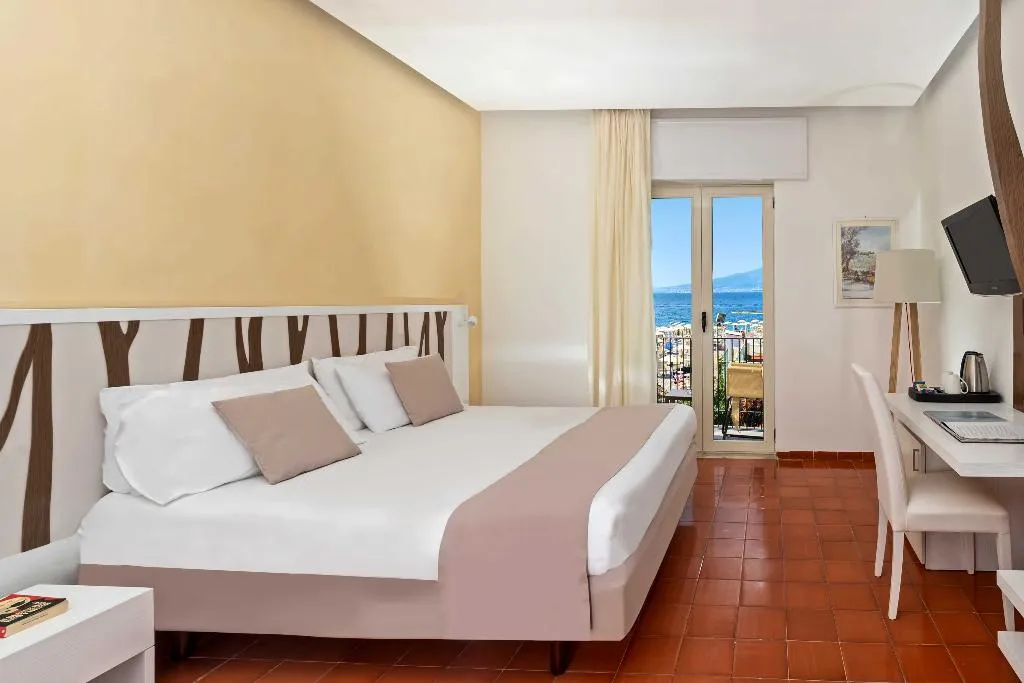Double or Twin SUPERIOR SEA VIEW Room, Hotel Le Axidie BW Signature Collection, Naples