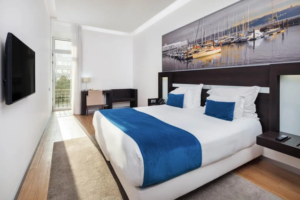JUNIOR SUITE CAPACITY 4 Room, Jupiter Lisboa Hotel – Rooftop & Spa, Lisbon