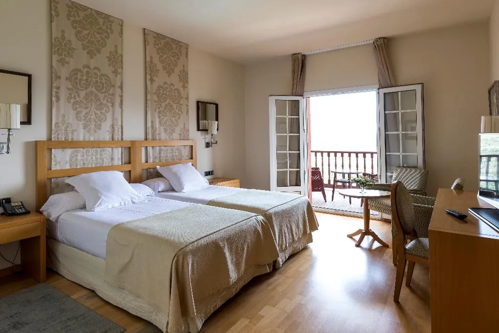 DOUBLE SUPERIOR Room, Parador de Vic-Sau, Barcelona