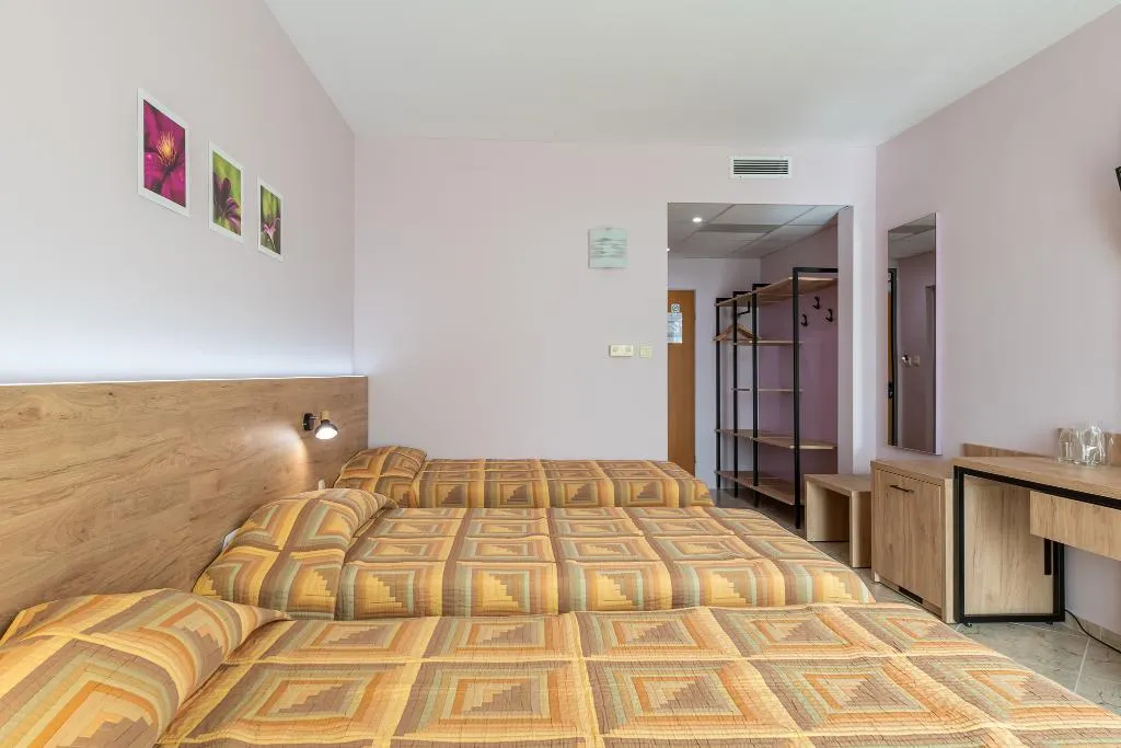 TRIPLE SUPERIOR Room, Ivana Palace, Bourgas