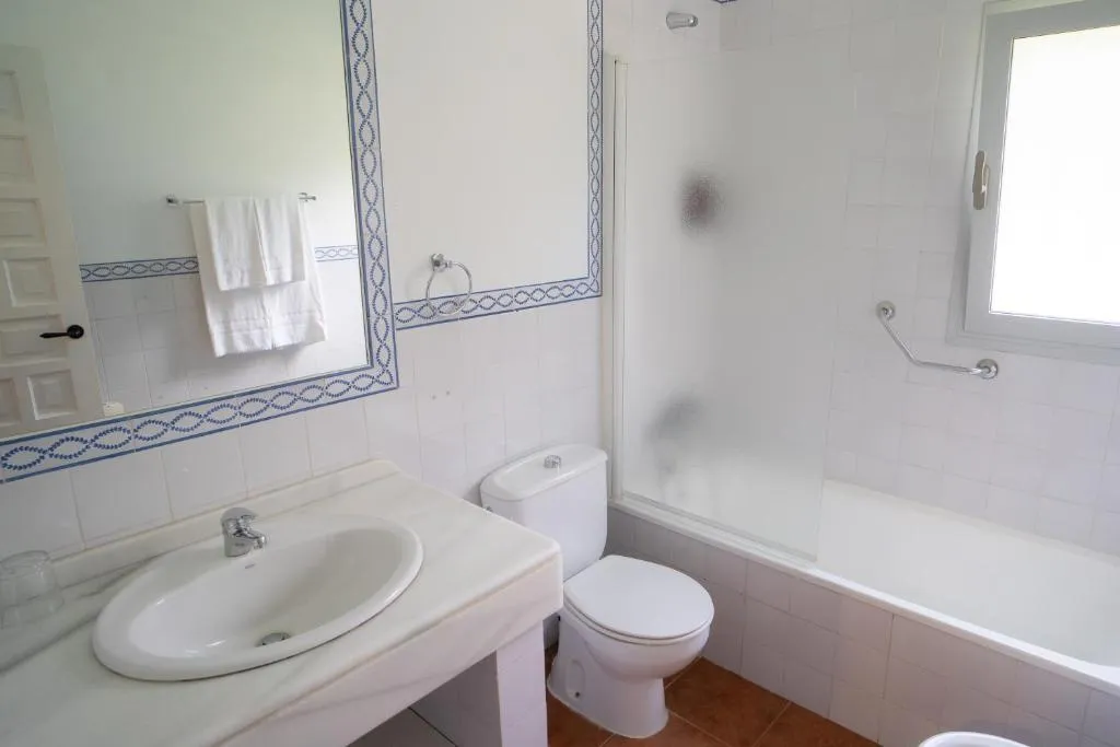 VILLA CAPACITY 4 TWO BEDROOMS Room, El Cortijo de los Mimbrales, Costa De La Luz