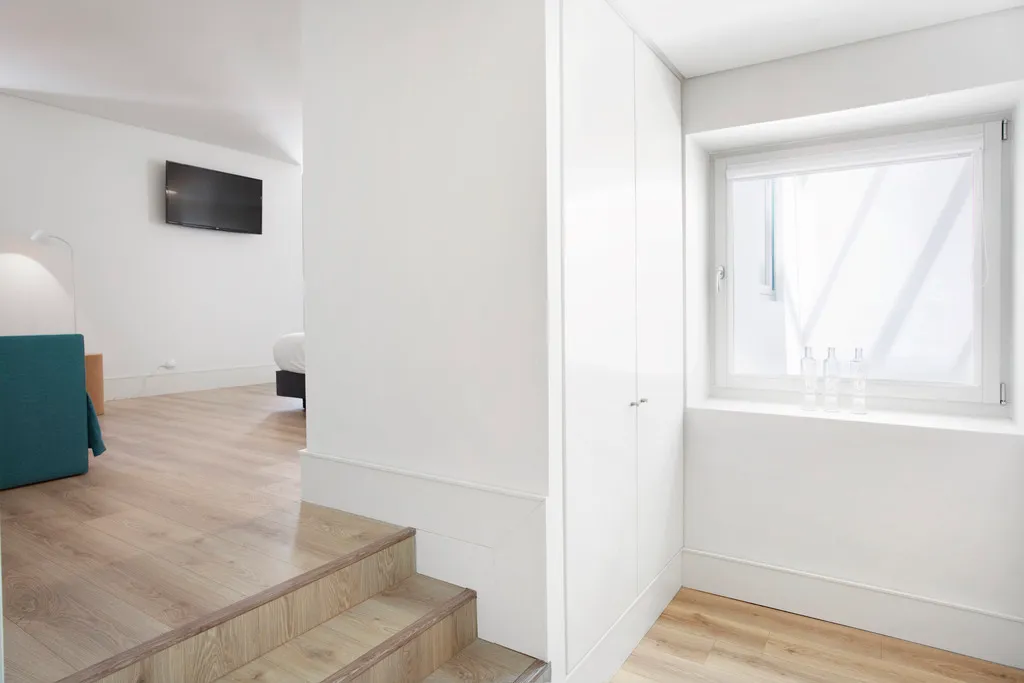 STUDIO DELUXE Room, Lisbon Serviced Apartments - Ascensor da Bica, Lisbon