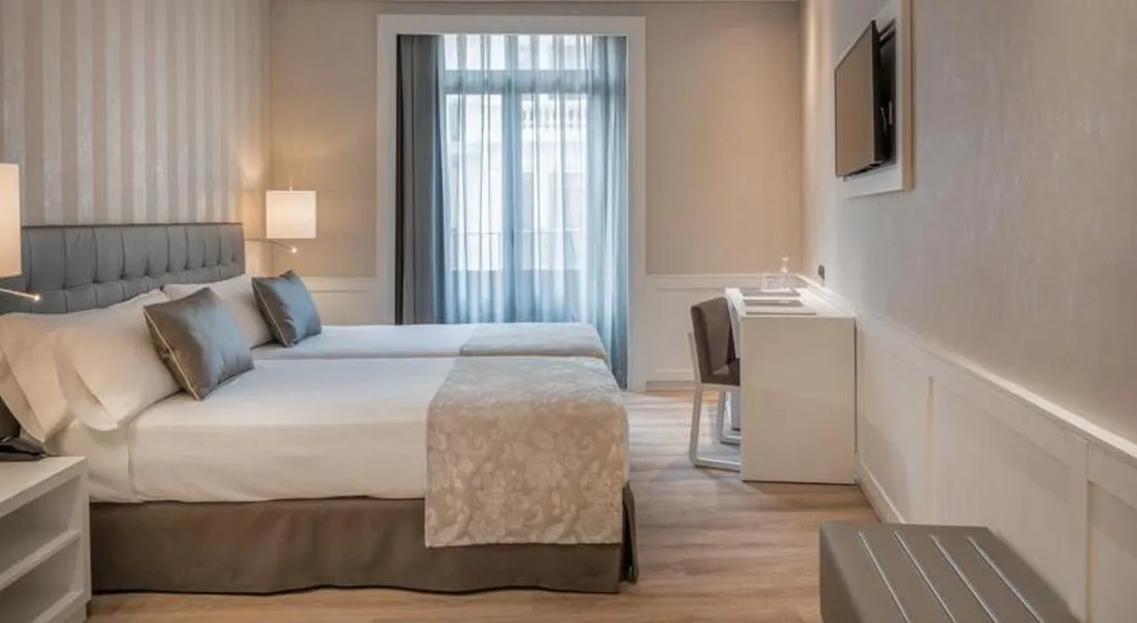 DOUBLE WITH VIEWS Room, Catalonia Puerta del Sol, Madrid