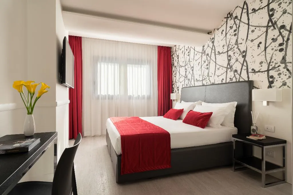Double or Twin DELUXE Room, American Palace Eur, Rome