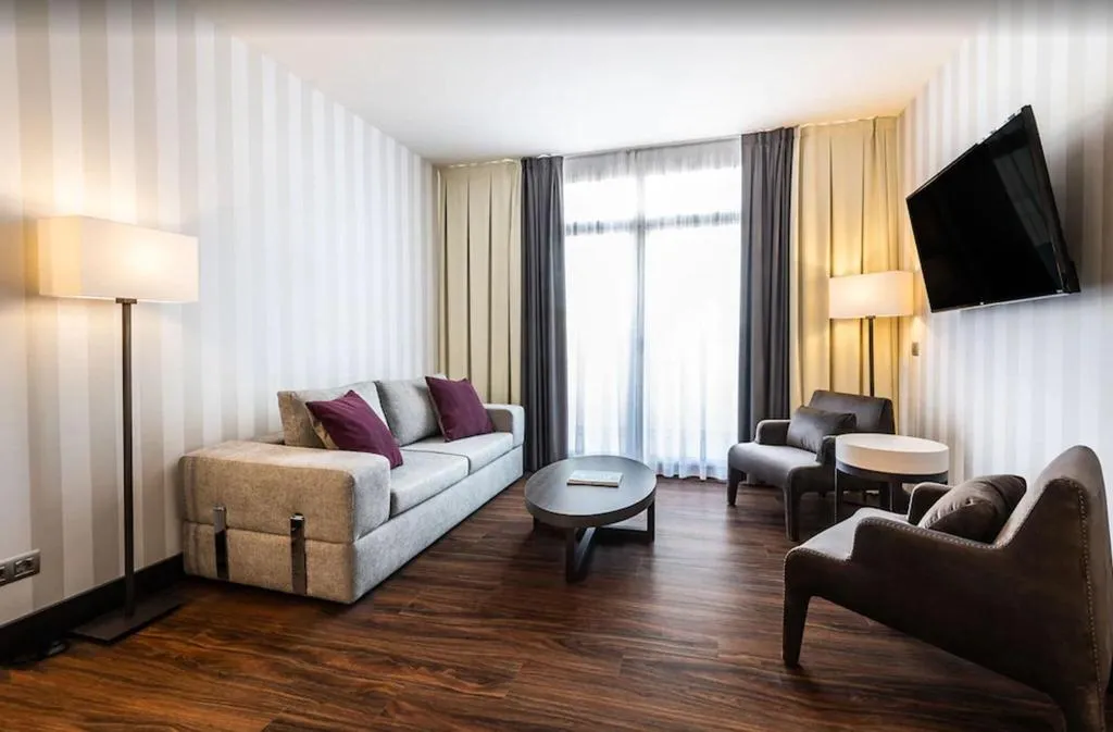 JUNIOR SUITE DELUXE QUEEN BED Room, Intelier Palacio de San Martín, Madrid