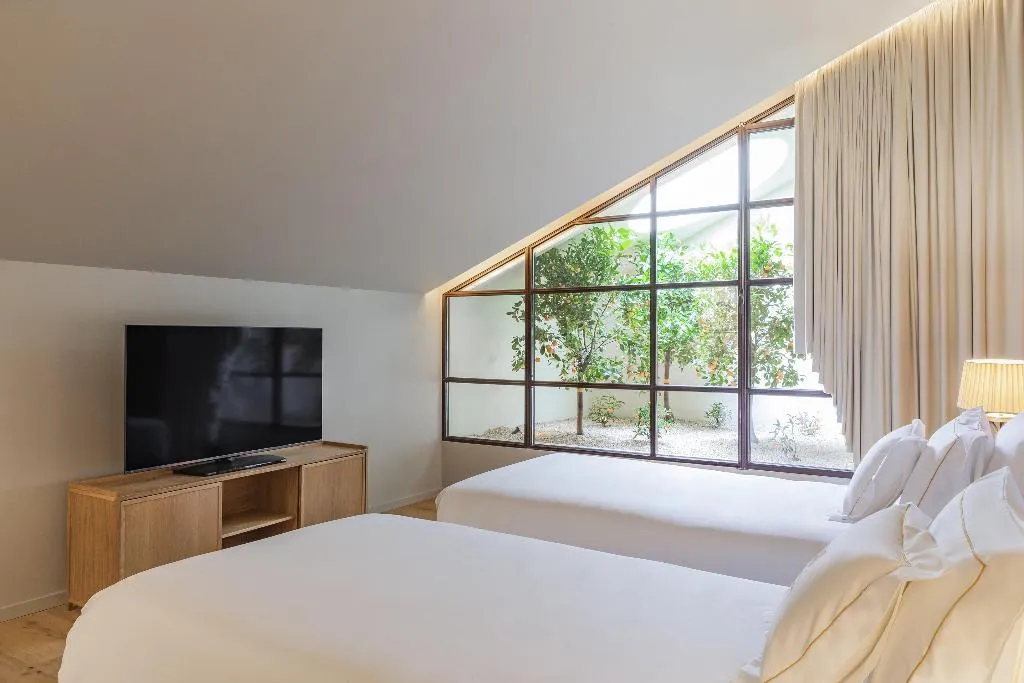 SUITE TWO BEDS Room, Vignette Collection  Casa da Companhia, Porto