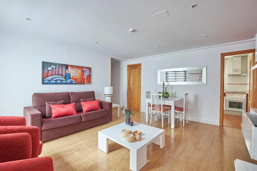 APARTMENT TWO BEDROOMS Room, Apartamentos en Sol, Madrid