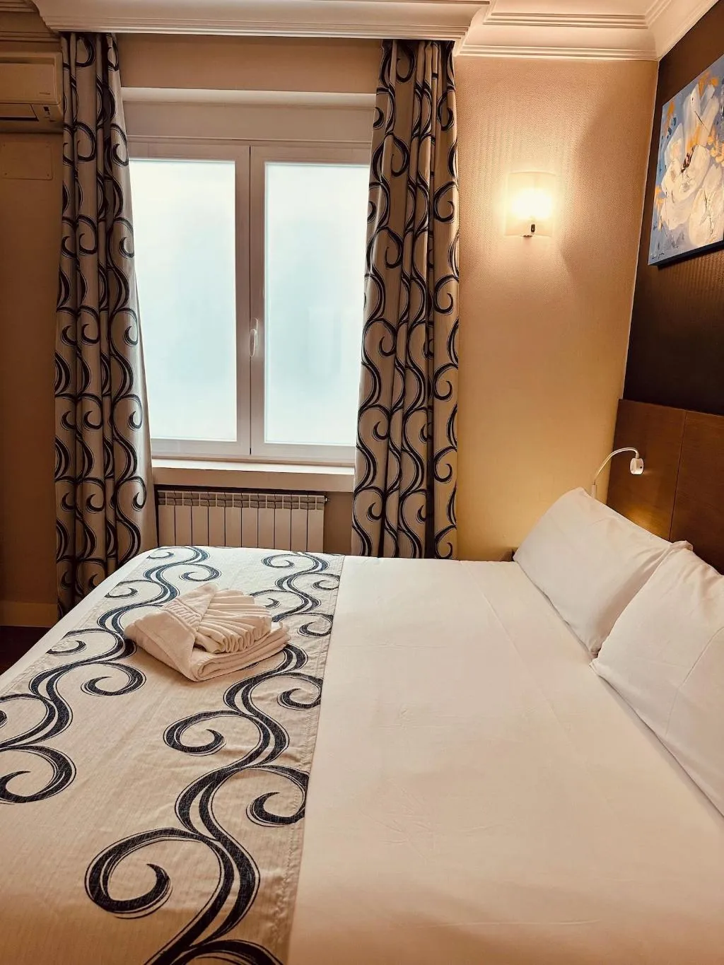 Room, Hostal Sol Square Madrid, Madrid