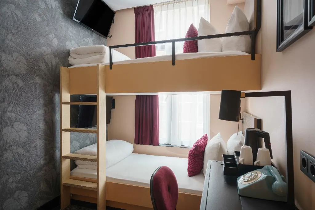 TWIN BUNK BED Room, Krisotel, Amsterdam