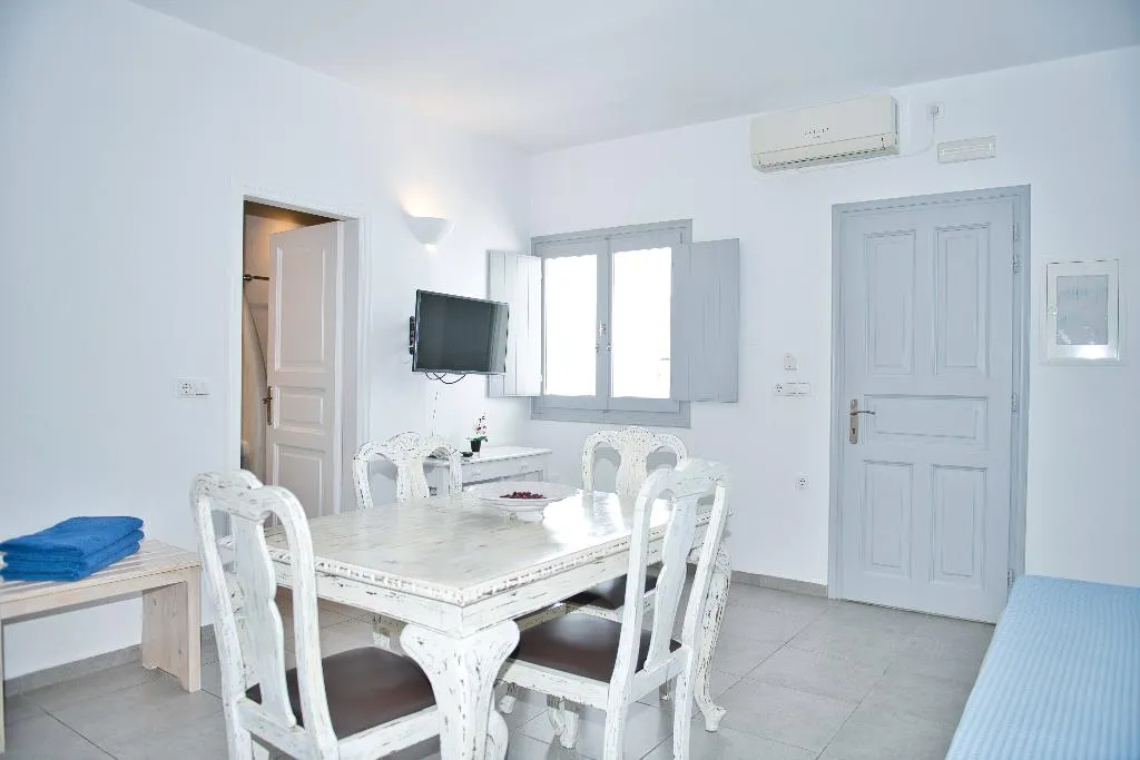 TRIPLE DELUXE Room, The Last Sunbeam, Santorini