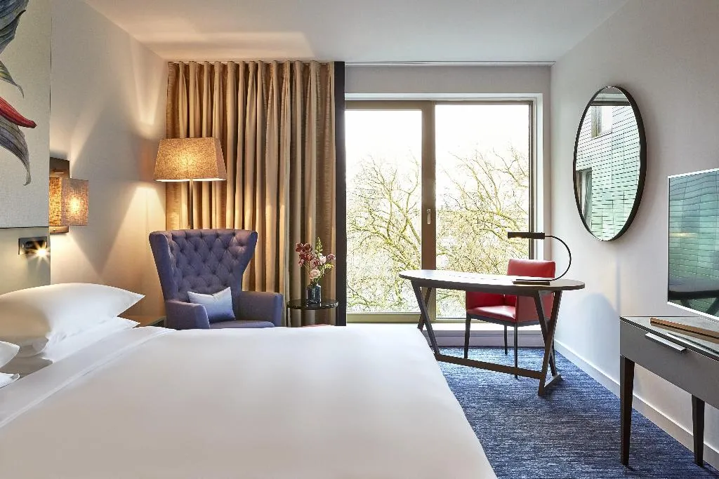 Room CANAL VIEW Room, Hyatt Regency Amsterdam, Amsterdam