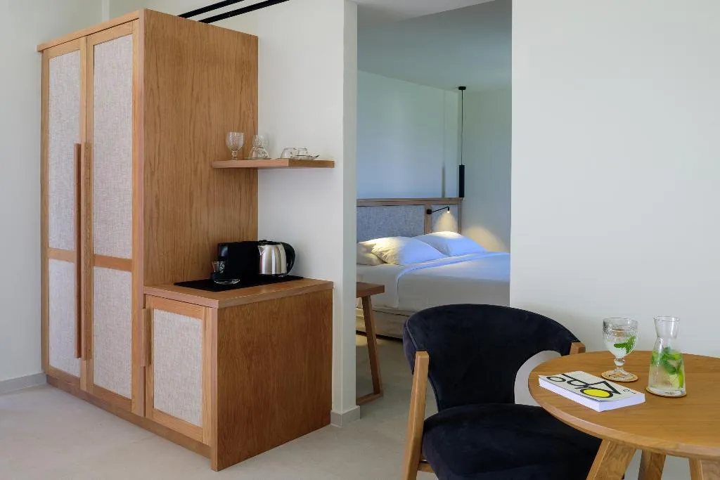SUITE SEA VIEW Room, Potnia Theron Suites, Santorini