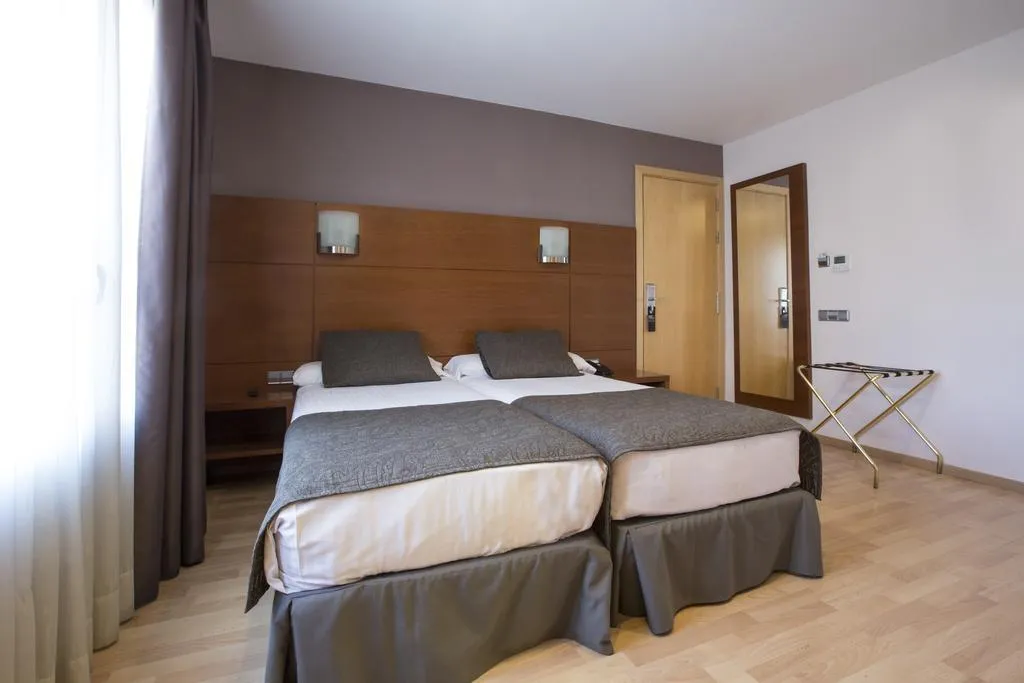 FAMILY ROOM STANDARD Room, Via Augusta, Barcelona
