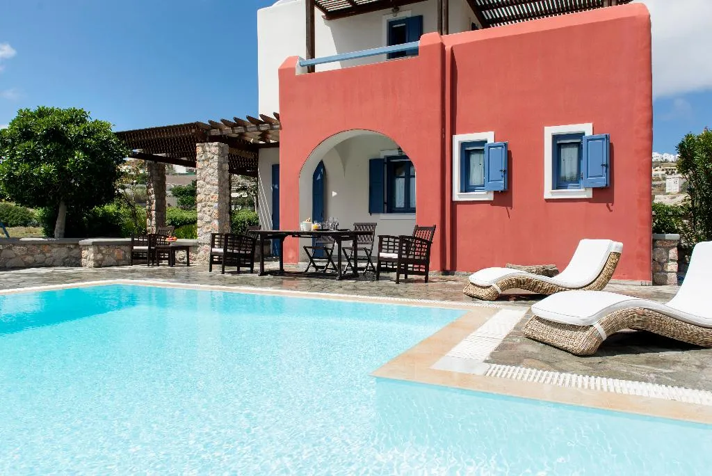 VILLA WITH PRIVATE POOL Room, Earino Suites and Villas, Santorini