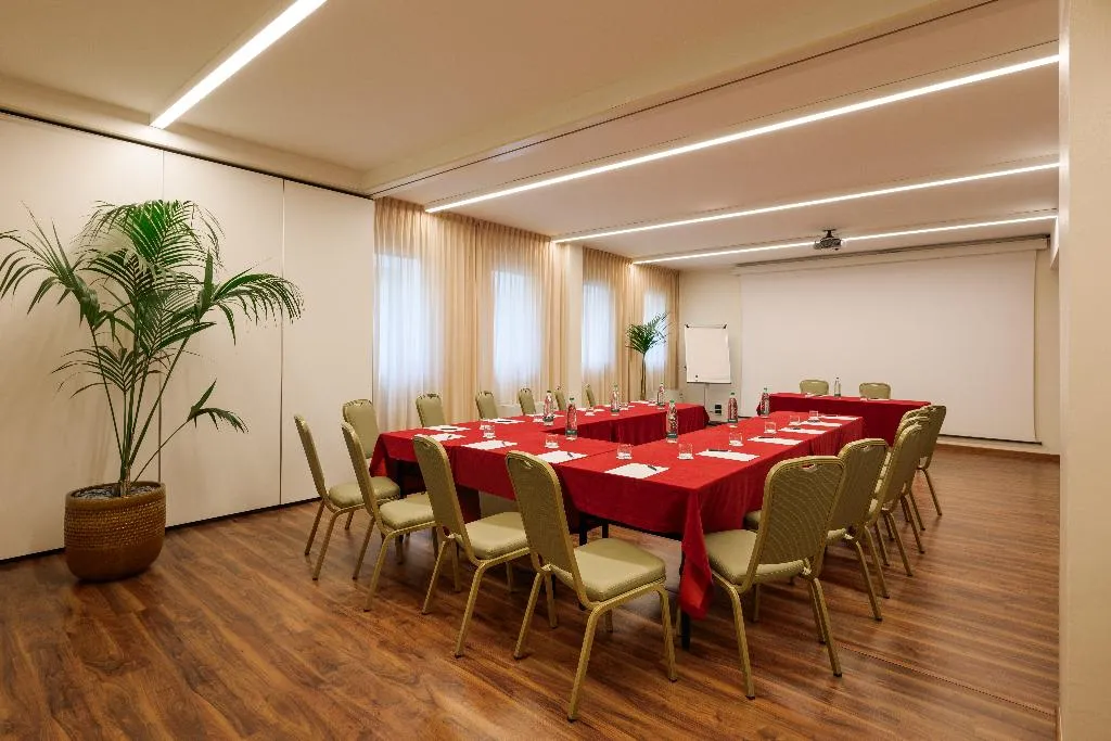 Conferences, Barchetta Excelsior, Milan