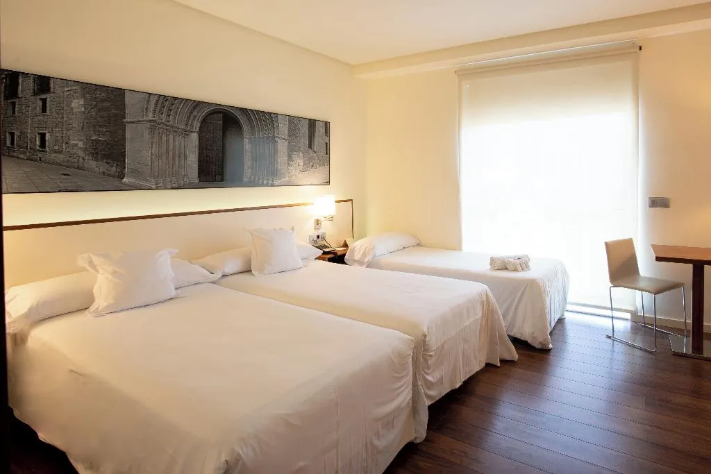 TRIPLE TWO BEDS Room, Primus Valencia, Valencia