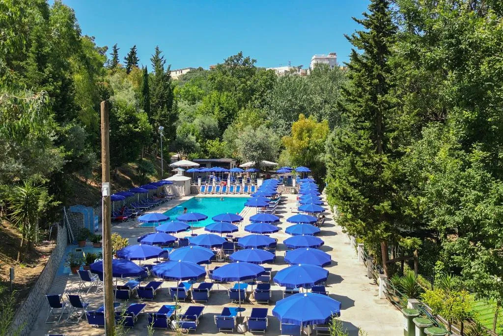Pool, Hostel & Glamping Santa Fortunata, Naples
