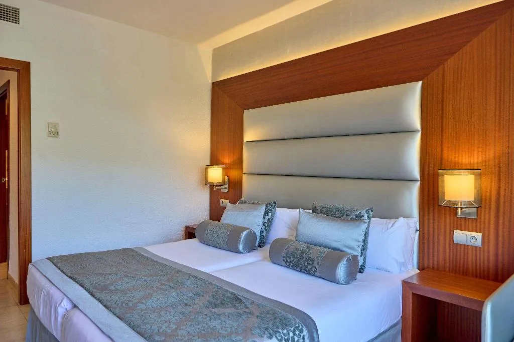Room, Zafiro Rey Don Jaime, Majorca