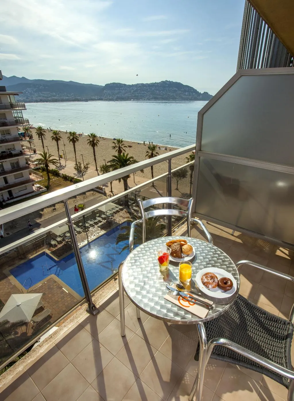 DOUBLE POOL VIEW Room, Hotel Monterrey Roses by Pierre & Vacances, Costa Brava