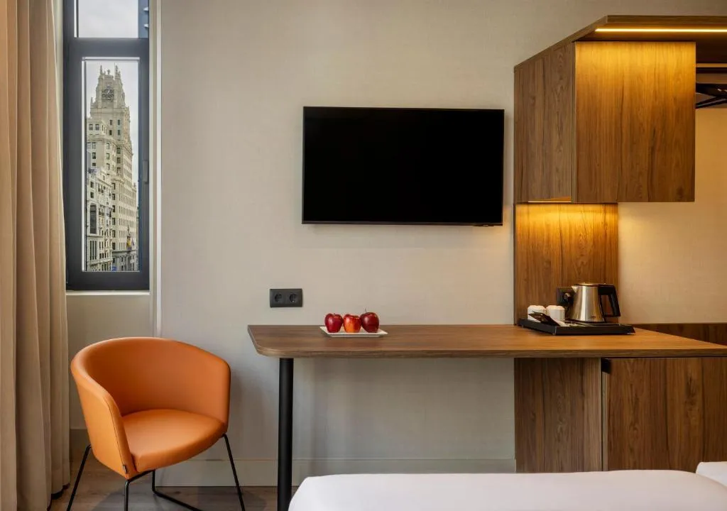 DOUBLE SINGLE USE WITH VIEWS Room, Regente, Madrid