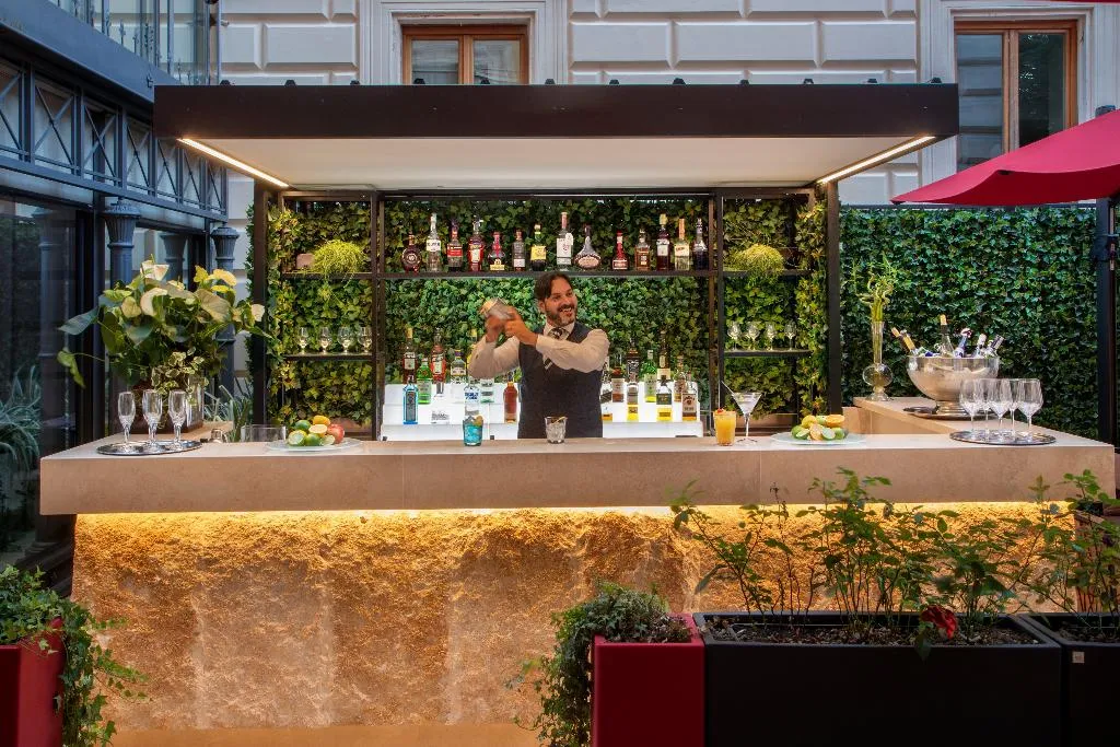 Bar, Rose Garden Palace, Rome