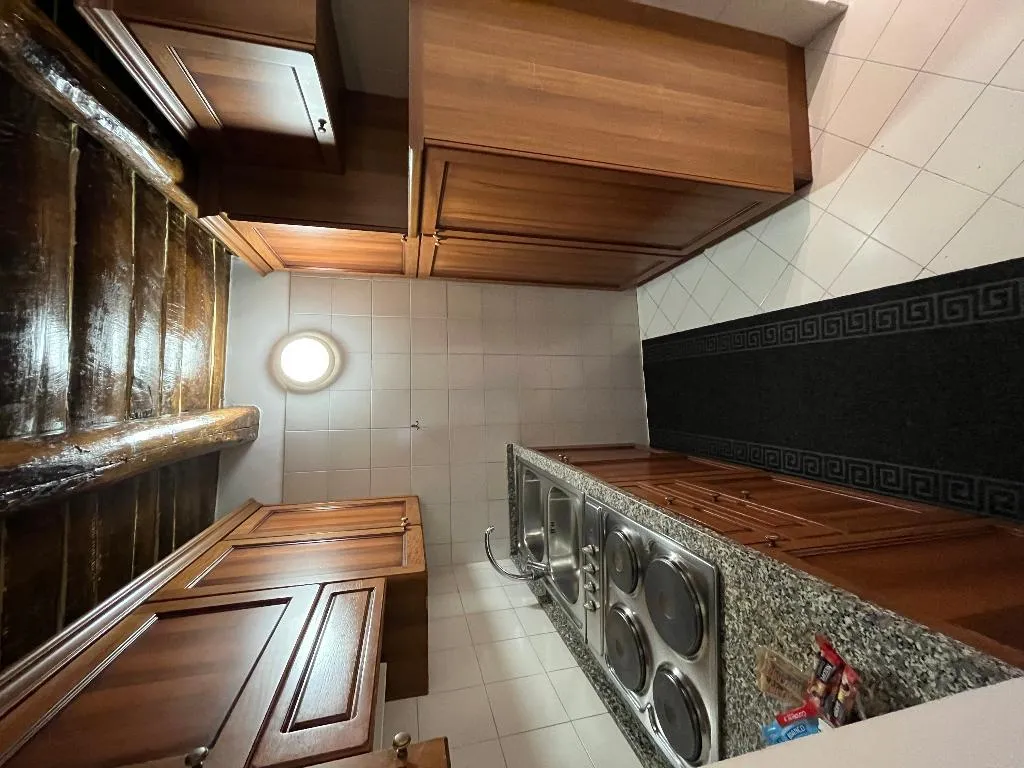 APARTMENT CAPACITY 4 Room, Antico Palazzo Scala, Naples