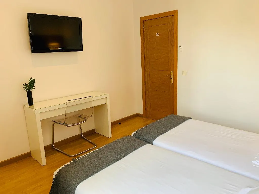 TWIN Shared external bathroom Room, Super Balmes Guest House, Barcelona