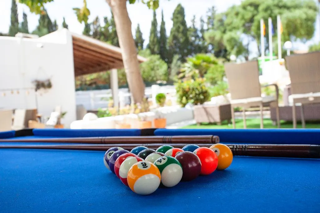 Sports and Entertainment, Apartamentos Europa, Majorca