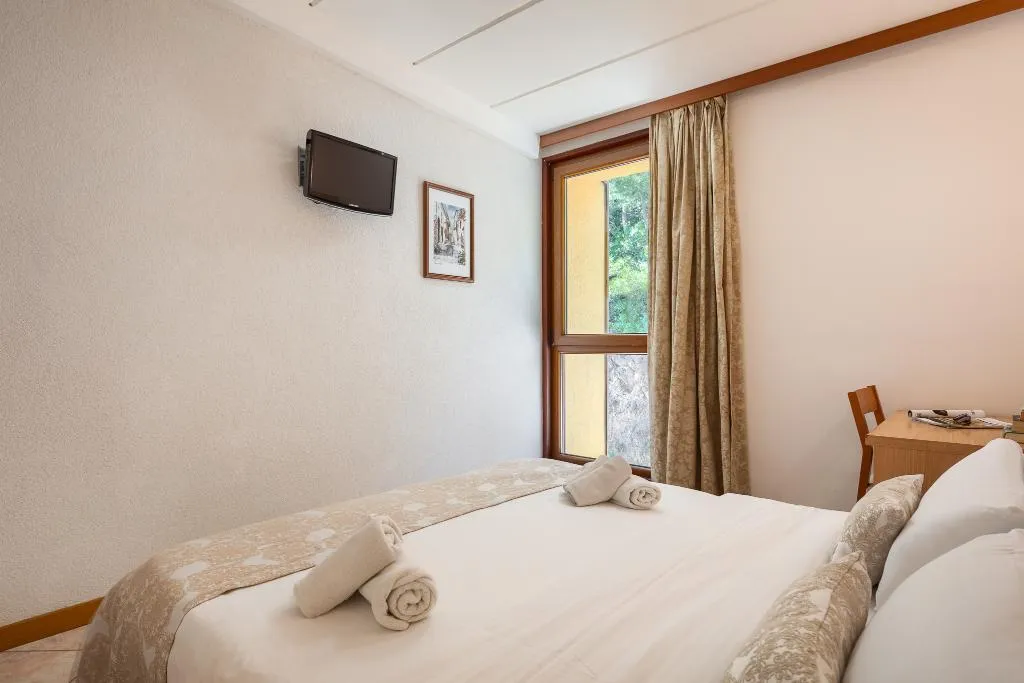 SINGLE ECONOMY Room, MASLINICA Mimosa Lido Palace Hotel, Istria