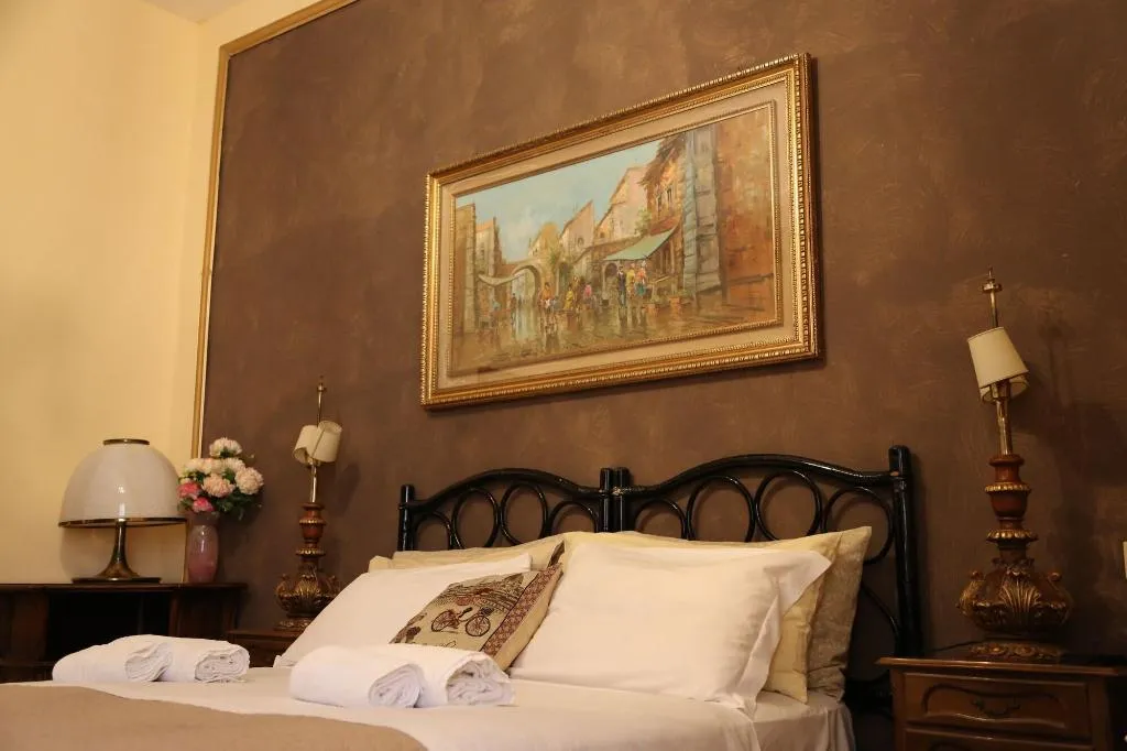 Room, Riverbanks, Florence