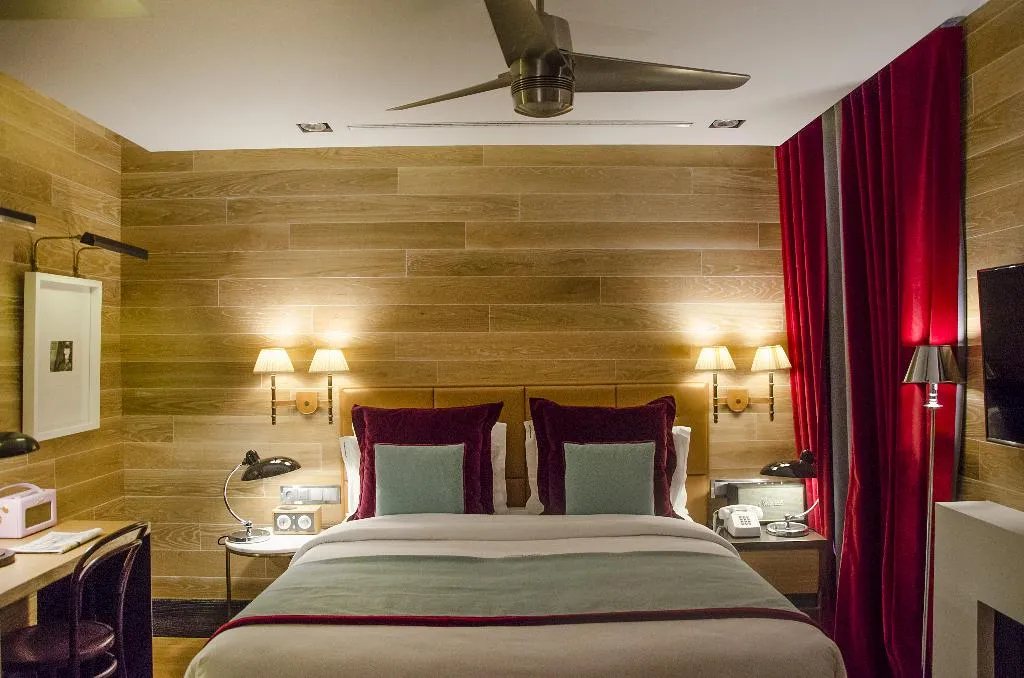 DOUBLE WITH VIEWS Room, Browns Central Hotel, Lisbon