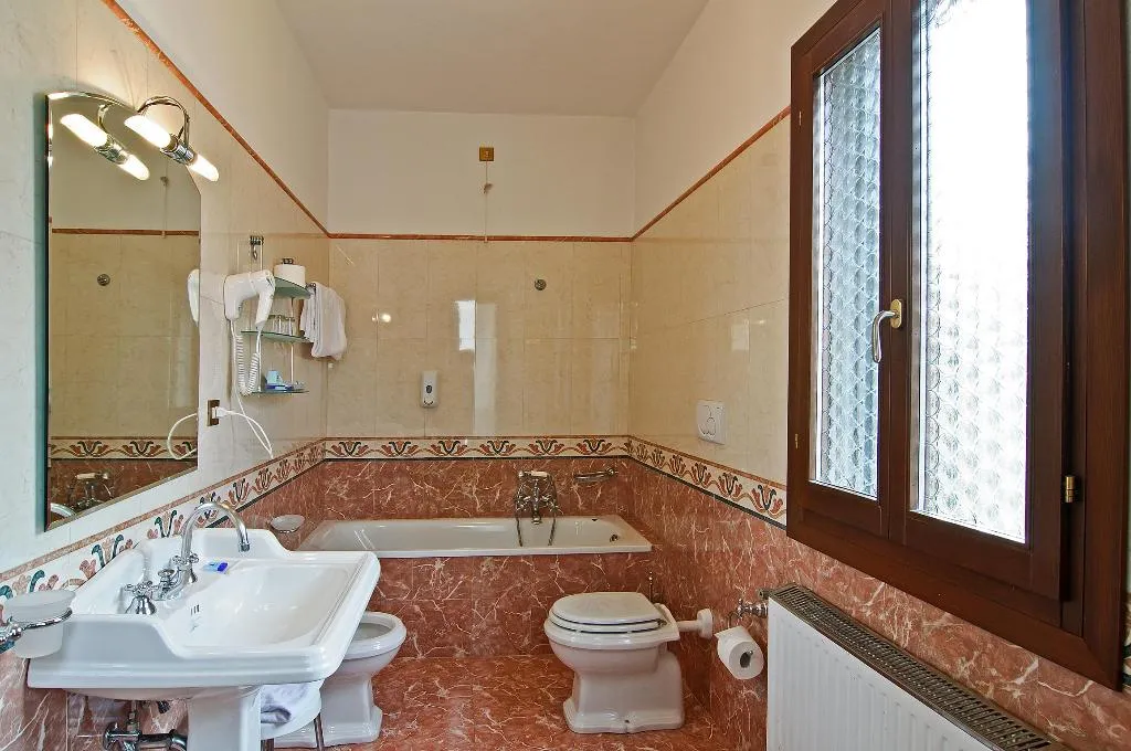 Double or Twin COMFORT Room, La Fenice et des Artistes, Venice