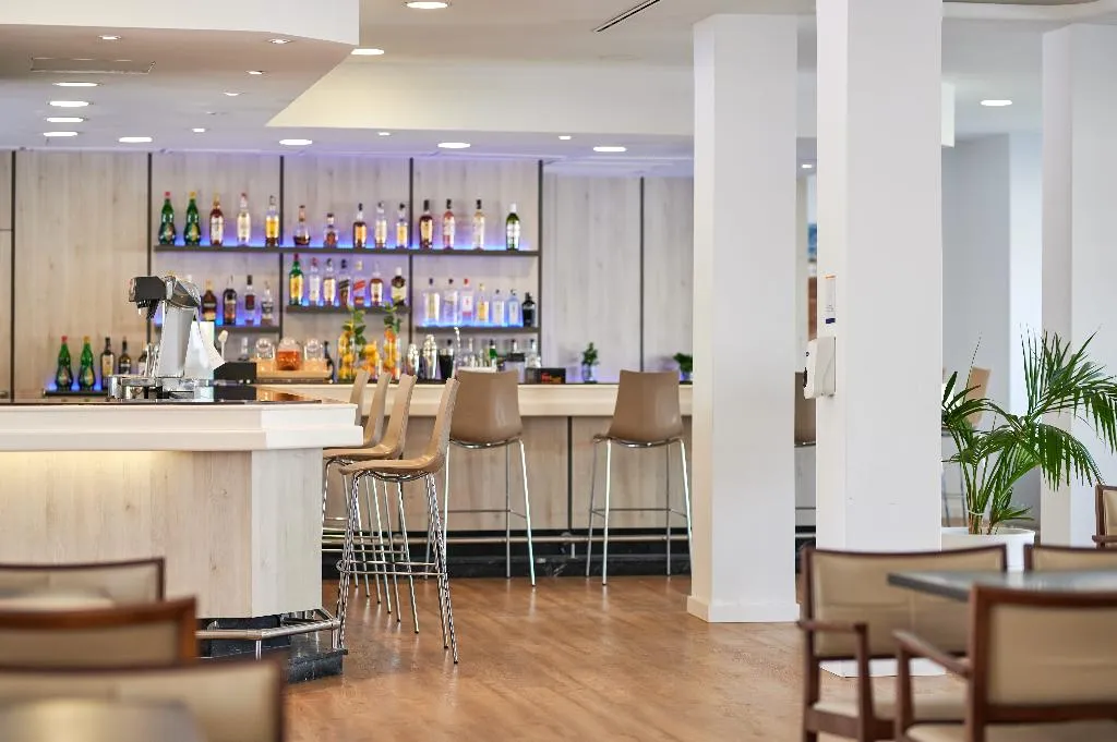 Bar, AluaSun Continental Park Hotel & Apartments, Majorca