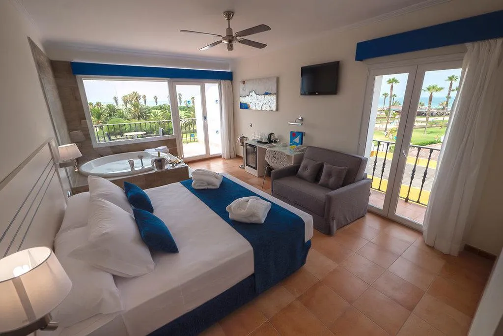 JUNIOR SUITE STANDARD Room, Playaballena, Costa De La Luz