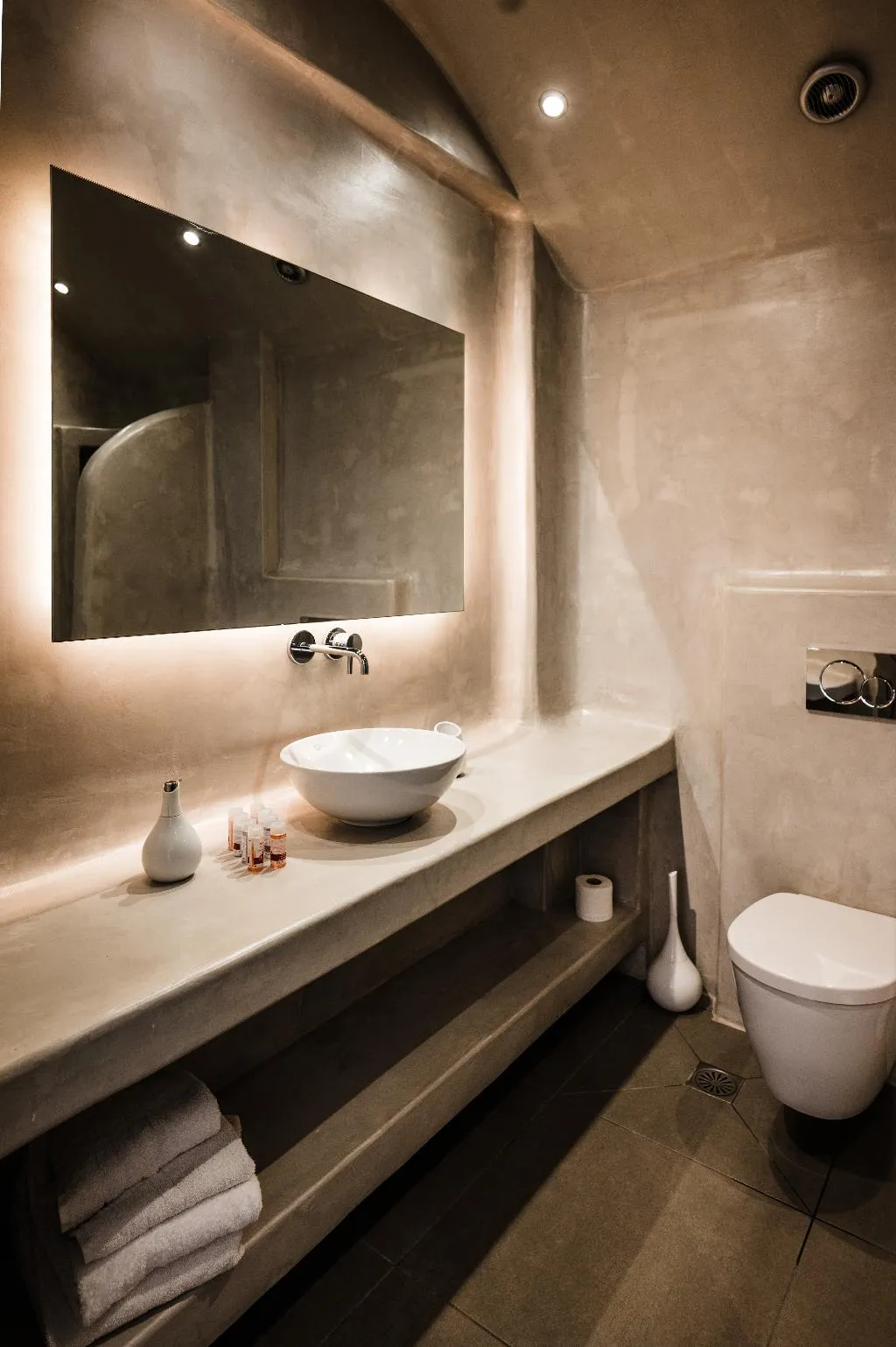 SUITE WITH PRIVATE POOL Room, Amphitrite Suites Santorini, Santorini