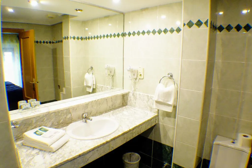 SINGLE STANDARD Room, Trípolis Toledo, Madrid