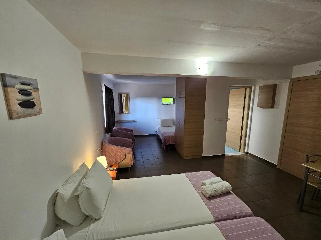 STUDIO CAPACITY 3 Room, Elounda Sunrise Apartments, Crete