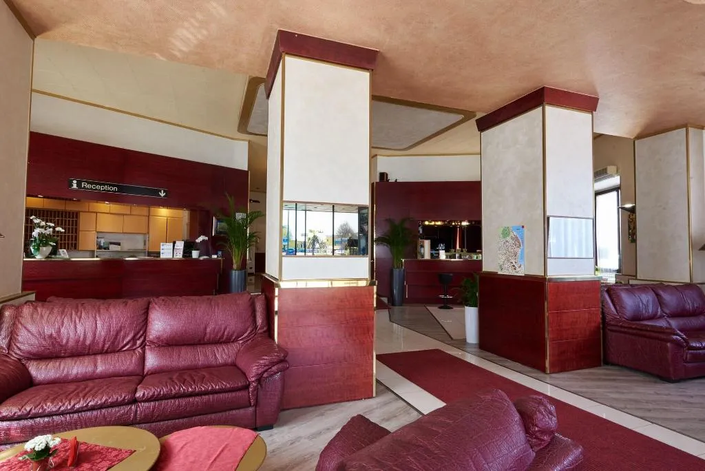 Lobby, Atlantic, Milan