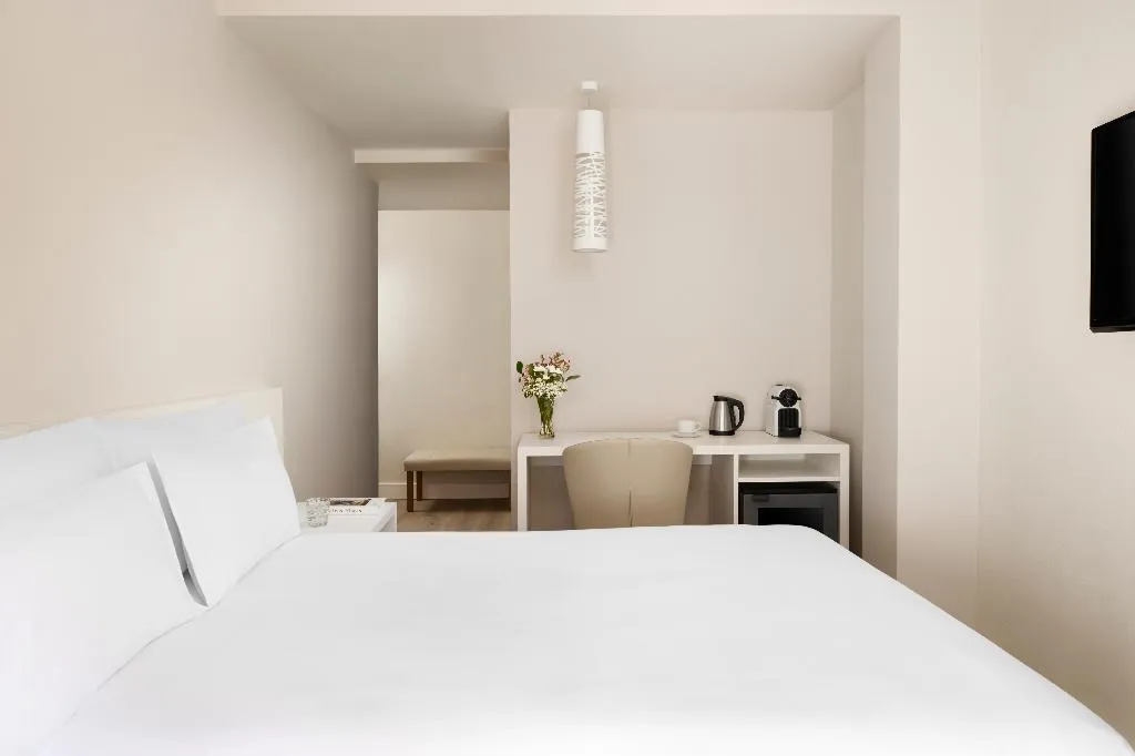 SINGLE STANDARD Room, NH Castellón Mindoro, Valencia