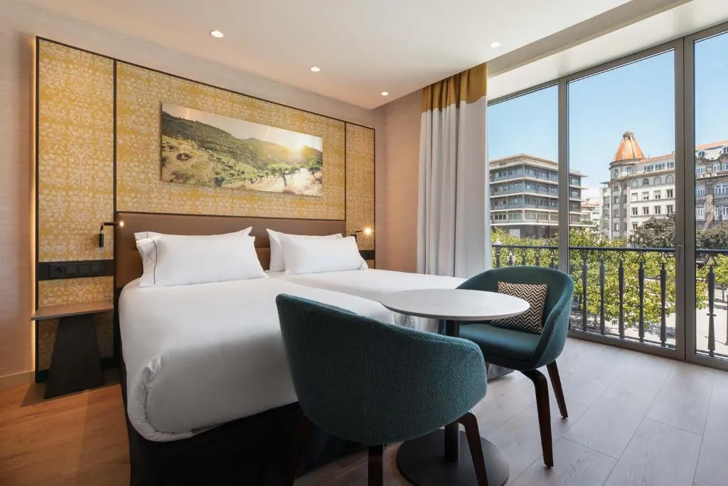Double or Twin DELUXE WITH BALCONY Room, Eurostars Aliados, Porto