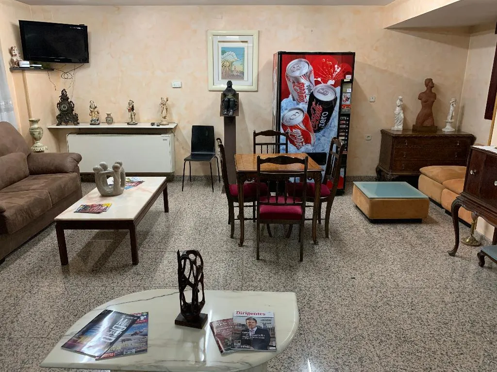 Lobby, Hostal Juan XXIII, Madrid