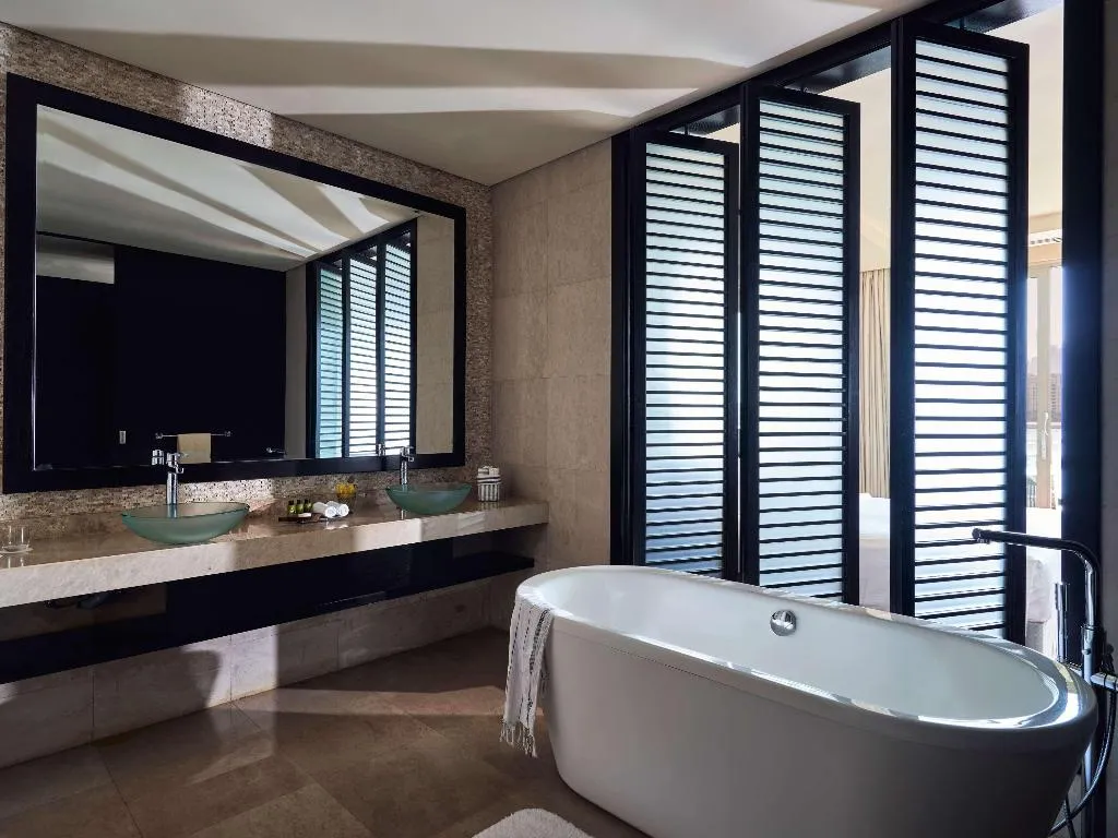 Room DELUXE SEA VIEW Room, Rixos The Palm Hotel & Suites, Dubai