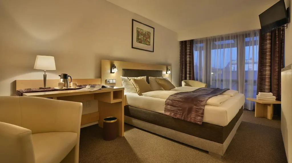 DOUBLE WITH TERRACE Room, Prague Season, Prague
