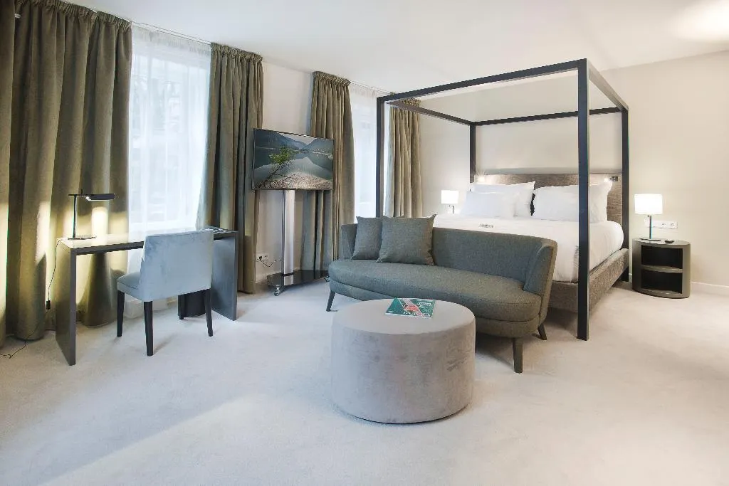 Double or Twin DELUXE Room, Pestana Amsterdam Riverside, Amsterdam