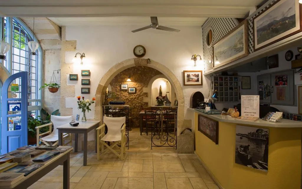 Lobby, Nostos, Crete